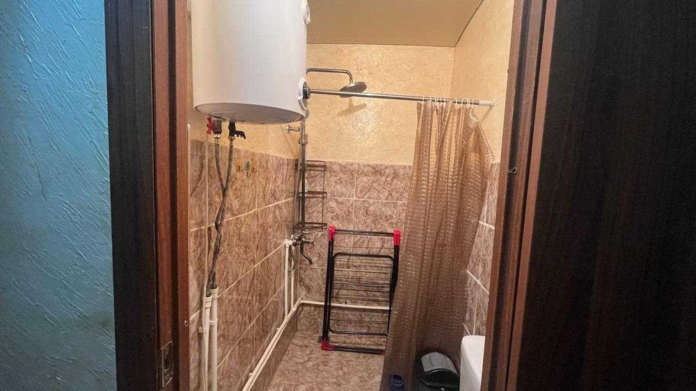 Продаю 2~комн, квартиру район Сахзавод