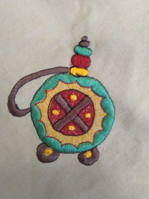 Ръчно шита покривка за маса