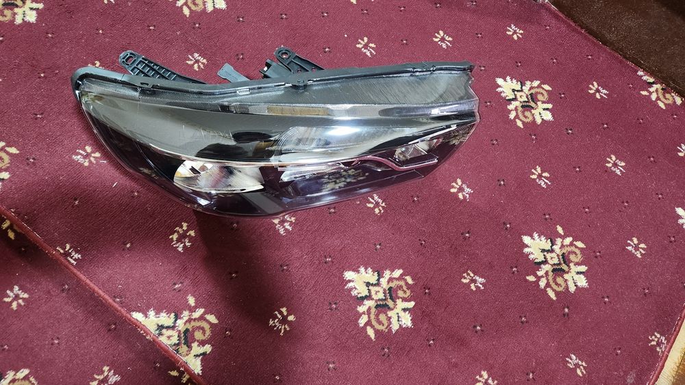 Lada vesta ong taraf farasi yengi