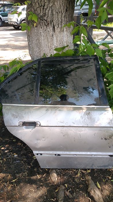 Продам двери BMW е34