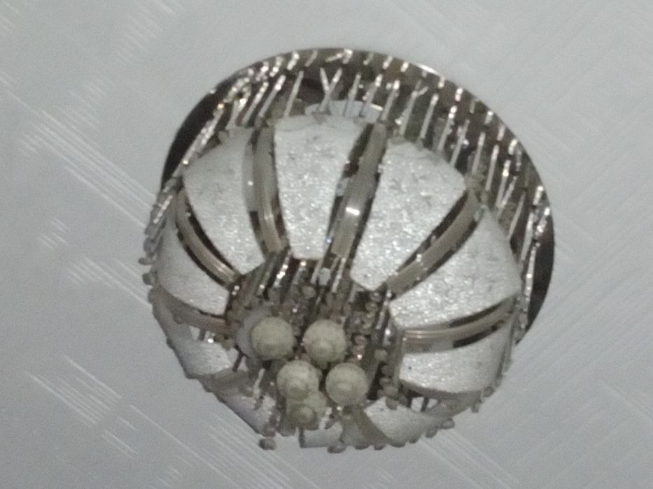 Люстра с блютузом