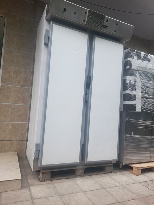 Хладилна витрина