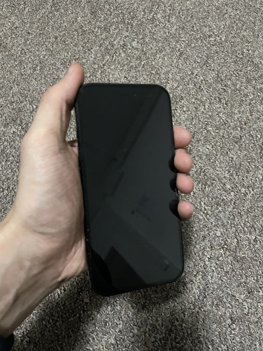 iphone 16 128 гб.  черный цвет