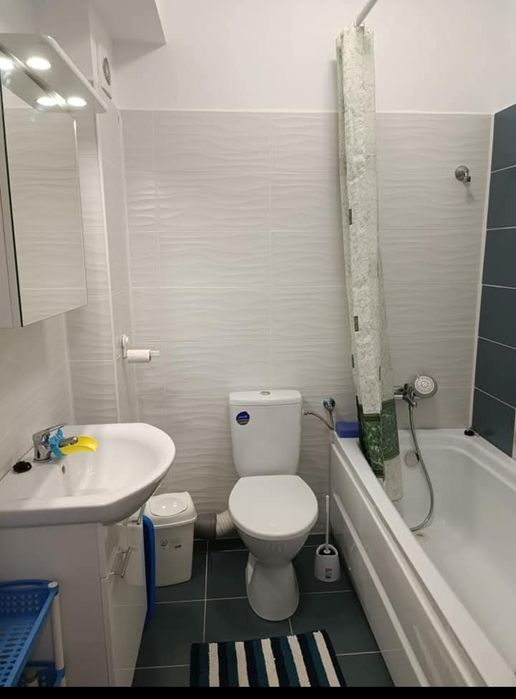 Inchiriez ap 2 camere dec., metrou Berceni