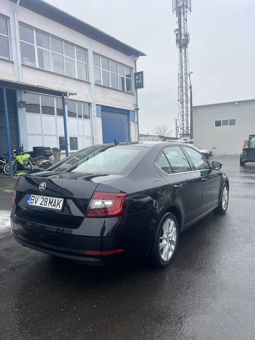 Skoda  Octavia .