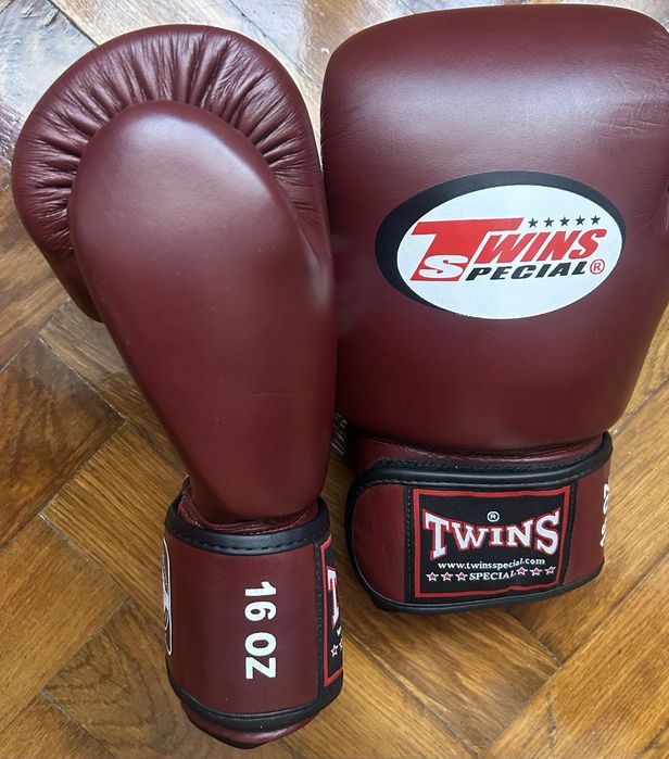 Mănuși box twins
