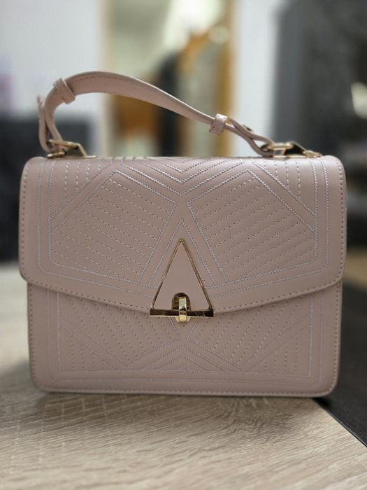 Светло розова чантичка