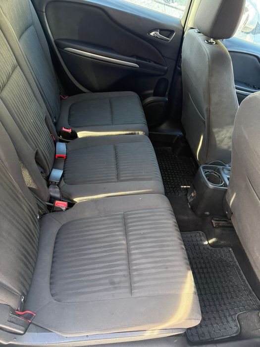 Opel Zafira Tourer – 2013 – benzină + GPL – 7 locuri