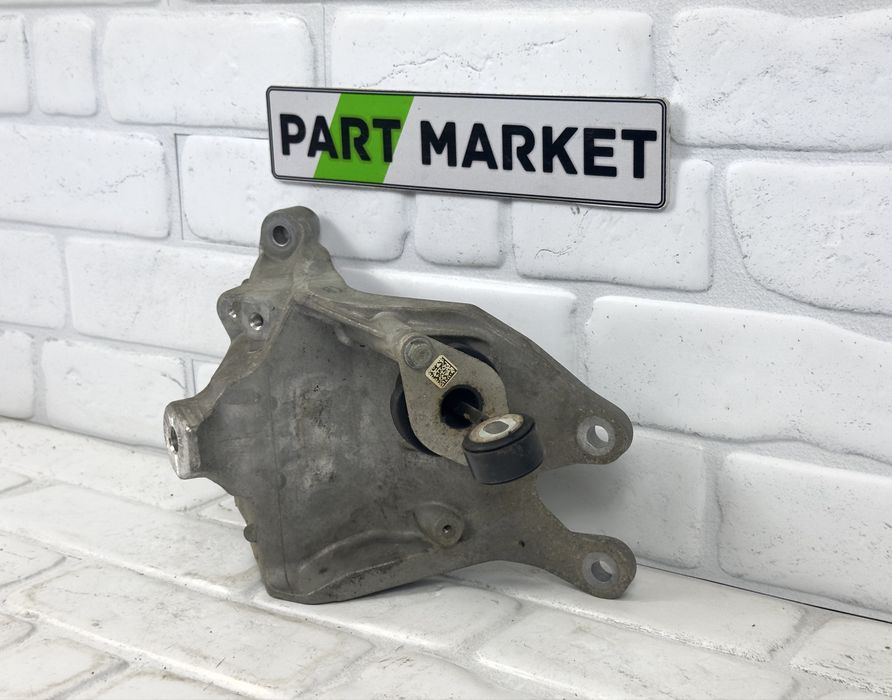 Стойка двигател AUDI 3.0TDI CRT 4M0199308AT