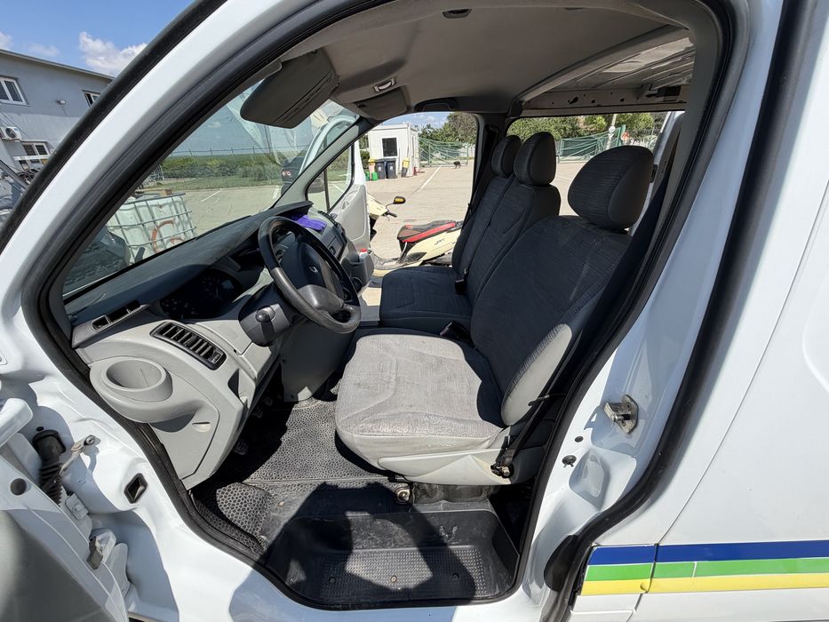 DE VÂNZARE – Renault Trafic 2.0 dCi