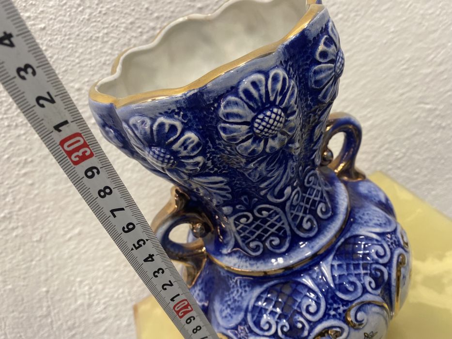 Италианска барокова ваза от порцелан