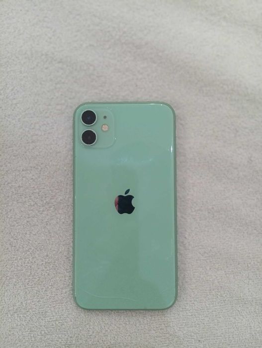 iPhone 11 icloud battery 100% 256gb