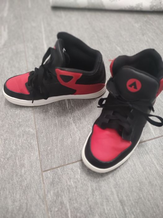 Bascheti  marimea 39