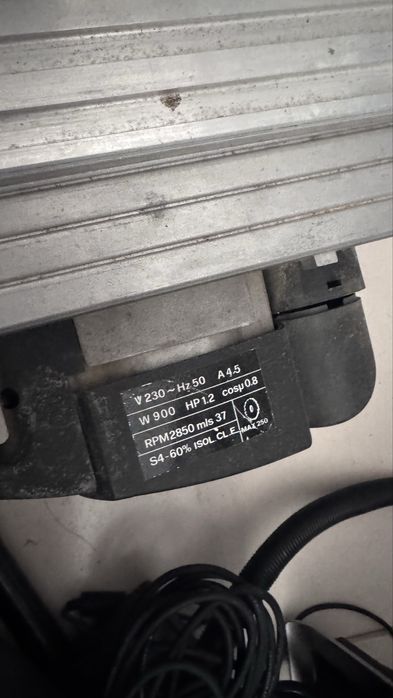 Торцовочна пила с площадка Femi 741