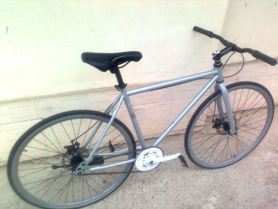 Fixie Single Speed - хибриден градски шосеен модел
