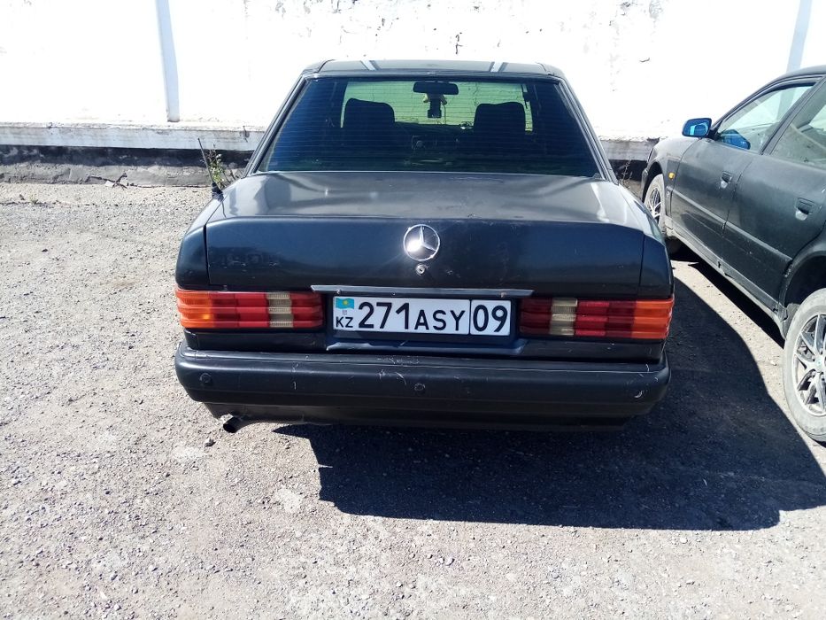 На полном ходу мерс 190