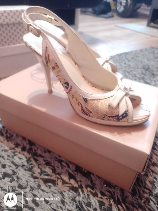 Дамски обувки на ток