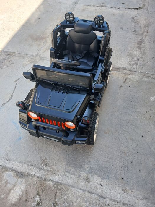 Продаётся детская автомобил в хорошем состоянии