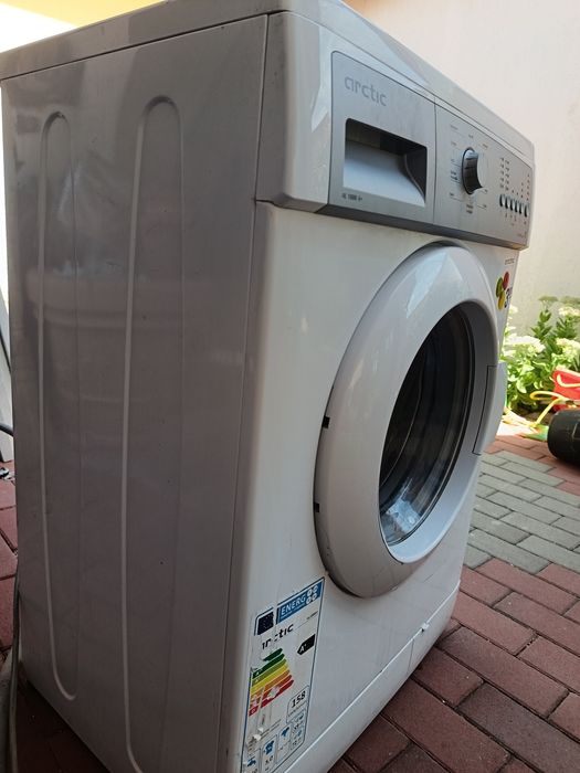 Mașină de spălat rufe Arctic al 1000a+
