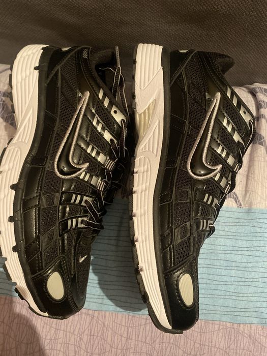 кроссовки Nike..