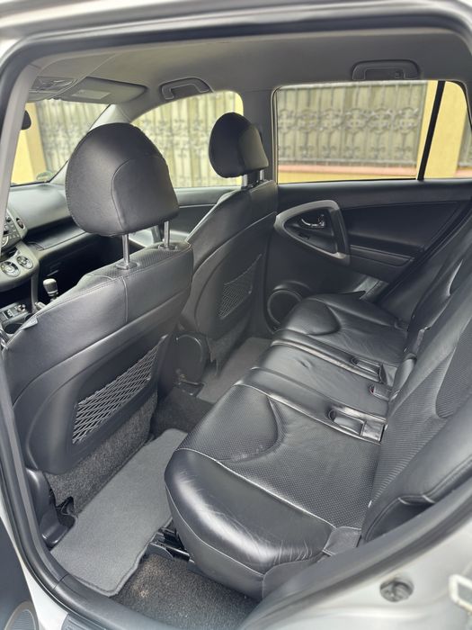 Toyota Rav-4 D-CAT 2008 220.000 km 2.2 diesel 4x4 stare foarte buna