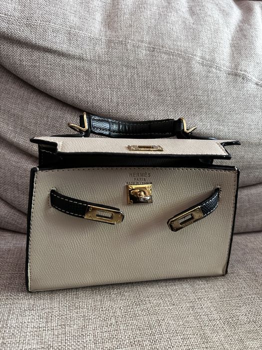 Мини чанта Hermes в цвят бежово и черно с минимални следи от употреба