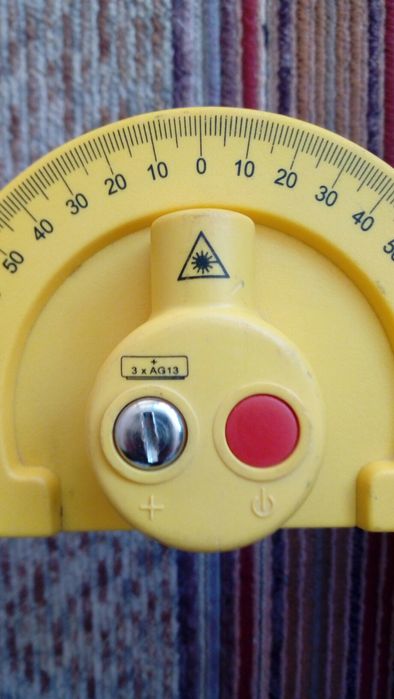 Лазерен нивелир