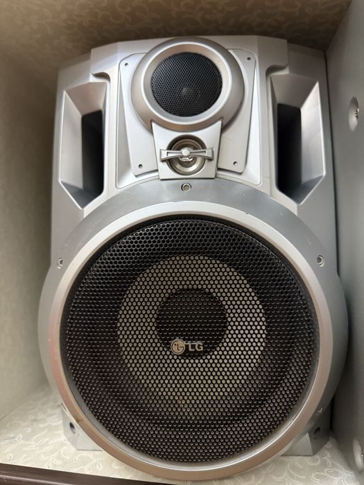 Музыкальный центр LG