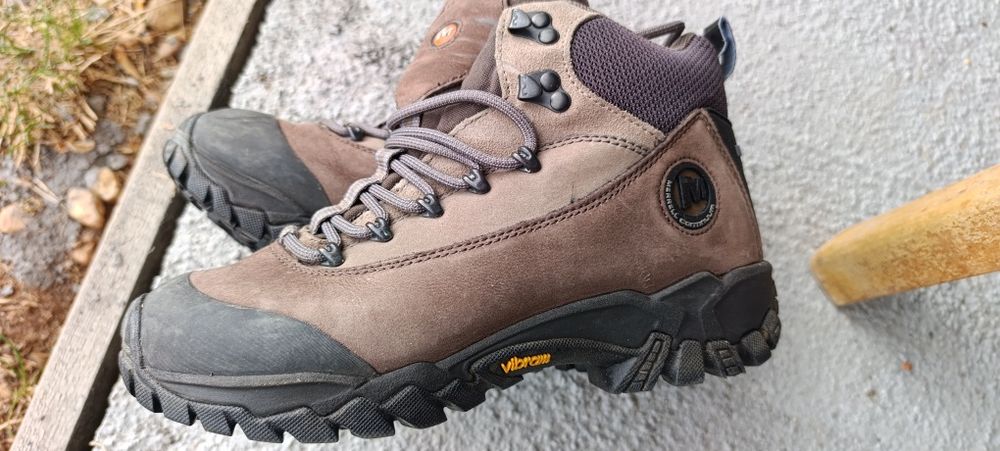 Дамски туристически обувки Merrell 37.5 номер