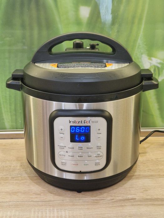 Мултикукър и Еър Фрайър Instant Pot Duo Crisp + Air Fryer, 8L (В гаранция до 20.11.2028)