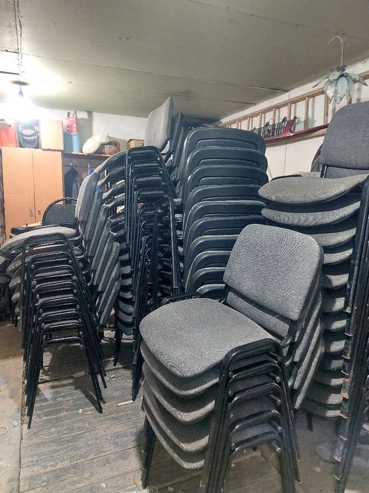 Продам стулья офисные