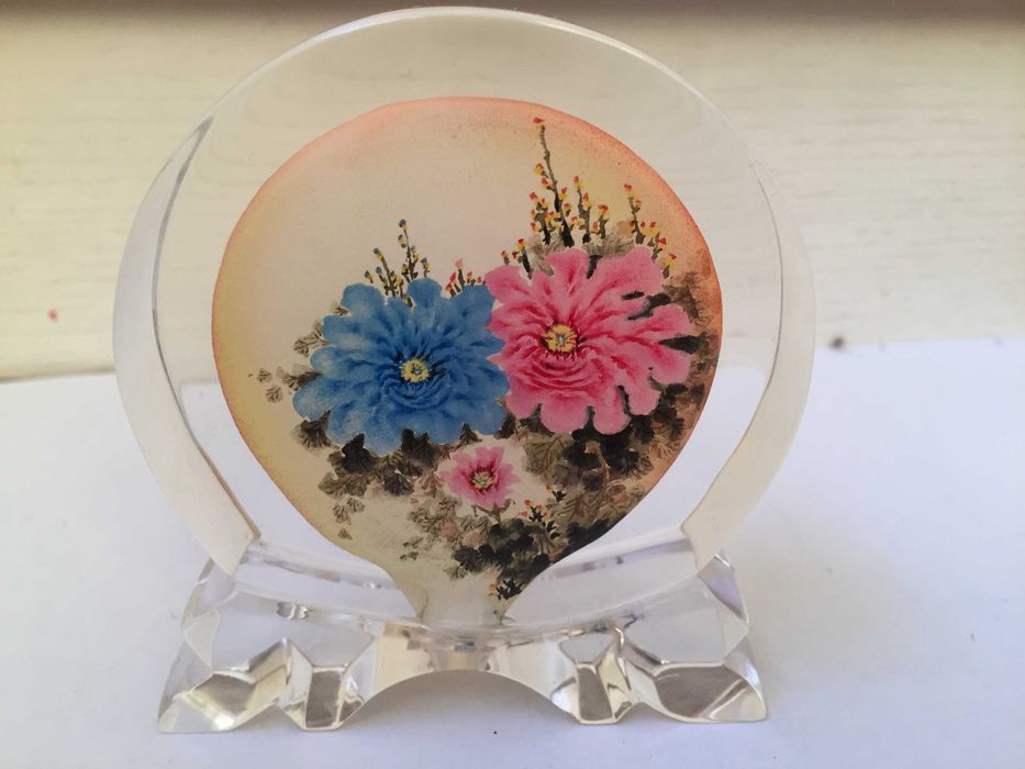 Старо китайско преспапие ръчно рисуван отвътре кристал авторски уникат