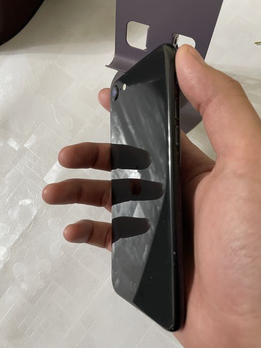 Айфон SE в отличном состоянии