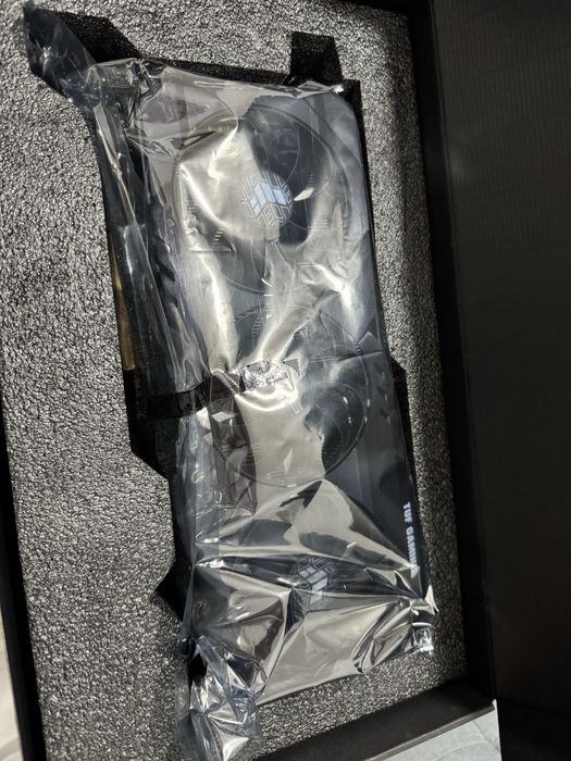 Продавам видеокарта Geforce rtx 3070 ti Asus Tuf