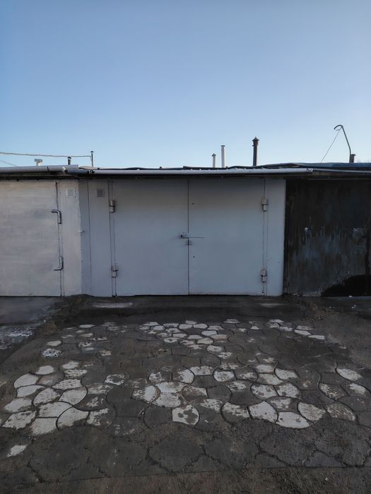 Продам гараж на локоне