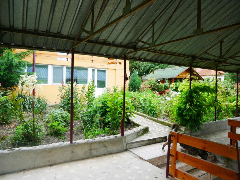 Casă cu teren de vânzare – sat Slobozia, comuna Stoenești, jud. Argeș – 30.000 €