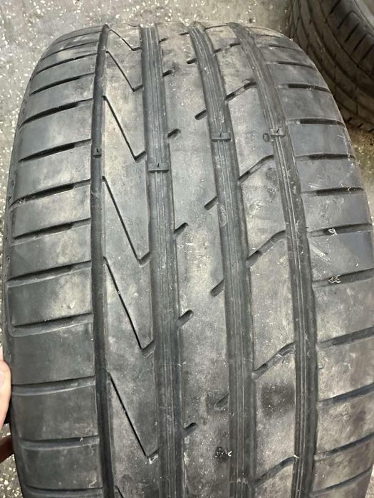 Летни гуми 235/40/19