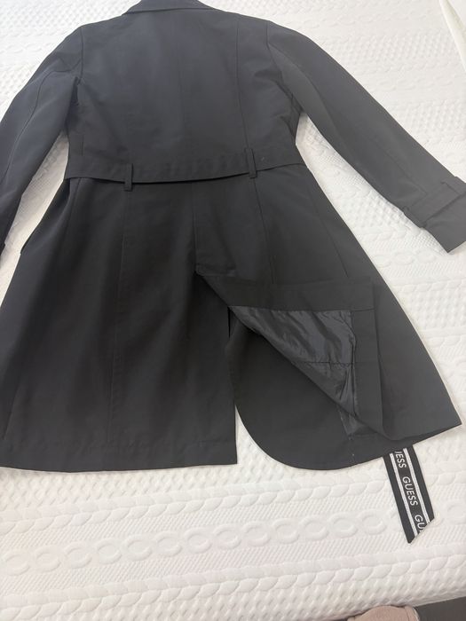 Trenci Guess femei