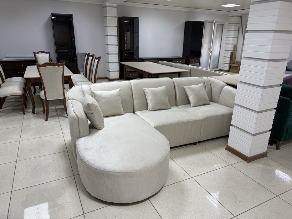 Yumshoq mebel uglavoy