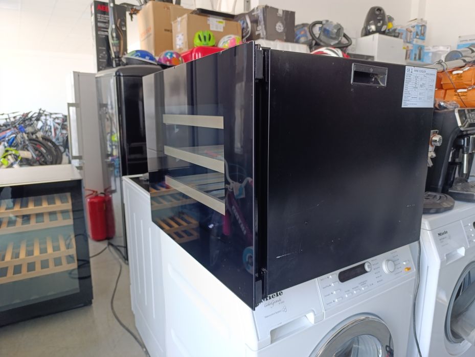 Нова!!! Витрина Охладител за вграждане за вино WINE COOLER