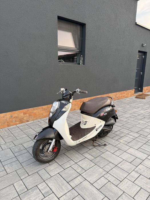 Scutere Fără permis , 49 cc-4t , cu acte
