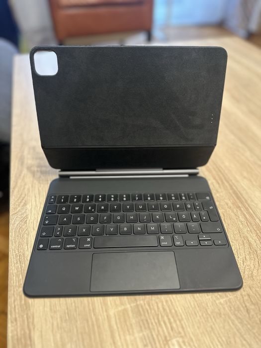 Ipad pro (11 inchi)(generatia a 2-a)+apple magic keyboard
