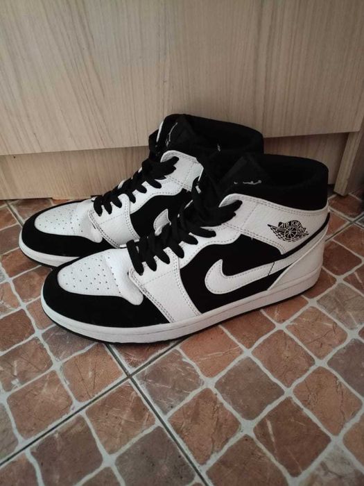 Продам кроссовки