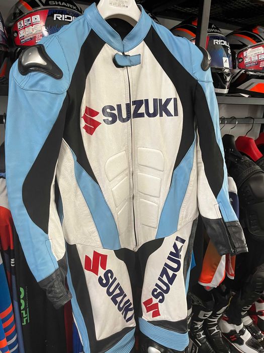 Кожен мото екип SUZUKI GSXR ,размер 54 М/L,1 част,гърбица,протектори