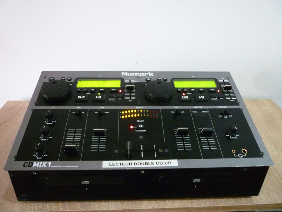 cd player  NUMARK