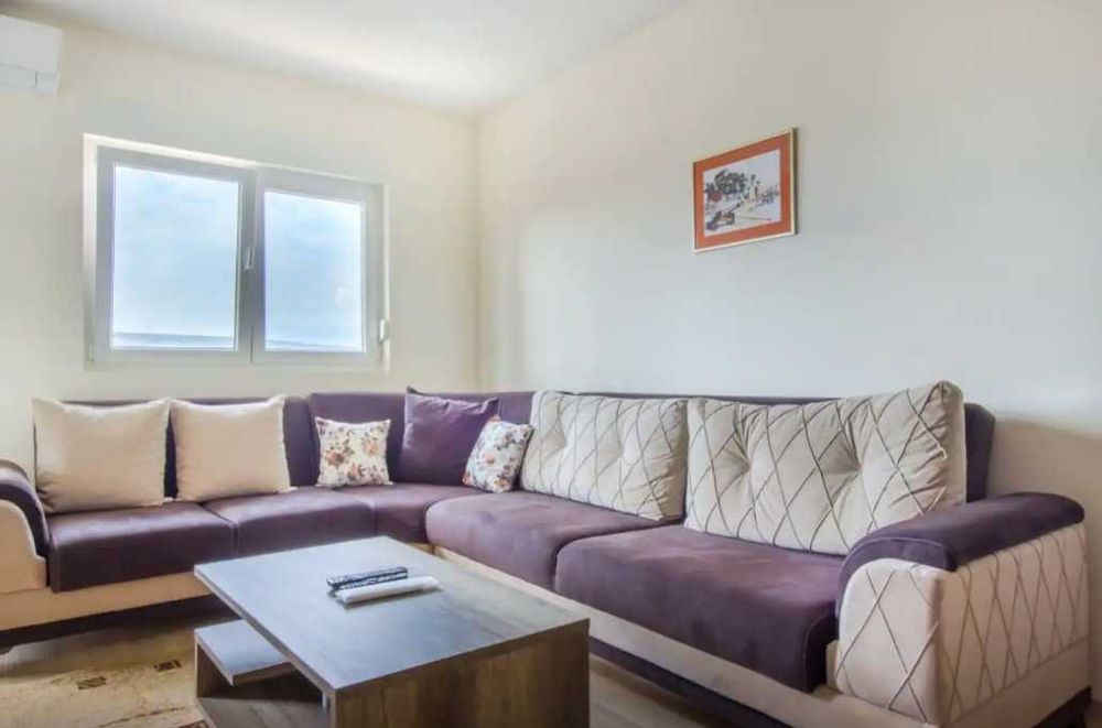 Дава се под наем Двустаен апартамент в Пловдив, Младежки Хълм - 63 кв.м за 306 € - Снимка #1