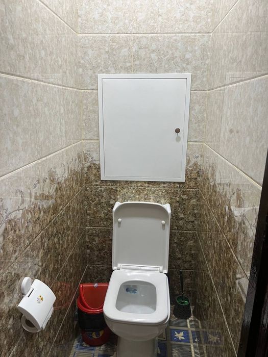 Аренда. 1.хонали метро беруни олдида оилага берилади