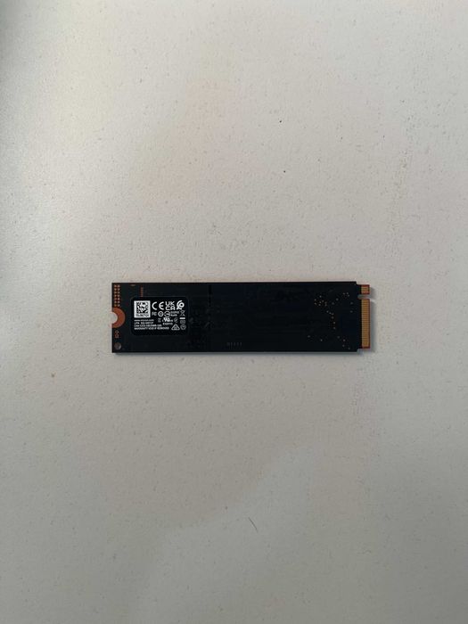 SSD Micron 2400 объемом 1 ТБ