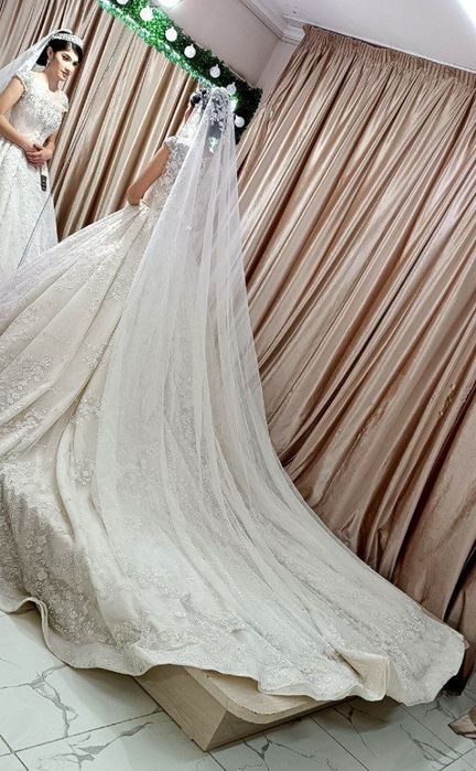 Келин Куйлак,  Свадебный платья