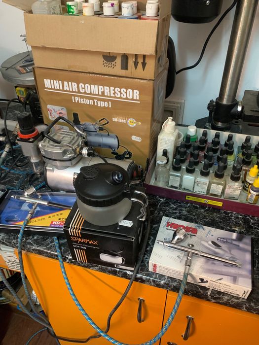 Set complet Aerografie - Compresor + 3 Aerografe + Sparmax+ 42 vopsele